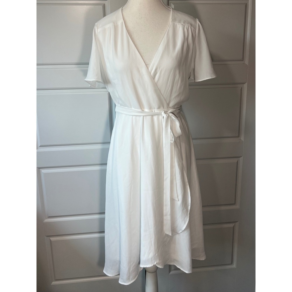 Lulu's White Wrap Dress Midi Short Sleeve Tie Waist Casual‎ Elegant Women's M
